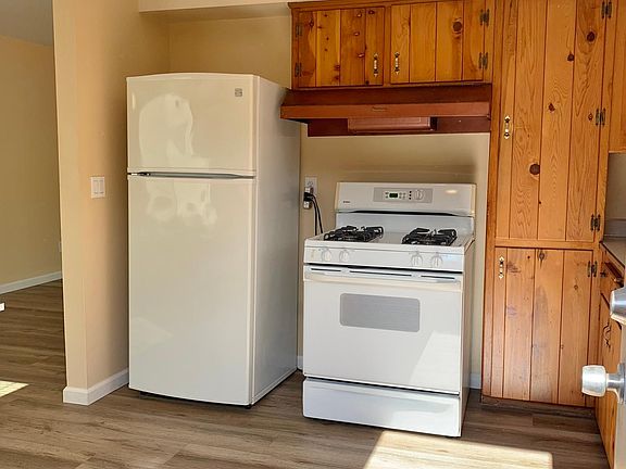 4th image of 4042 Boone St