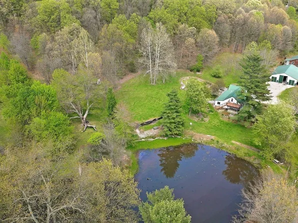 6241 E Calvertville Rd, Bloomfield, IN 47424