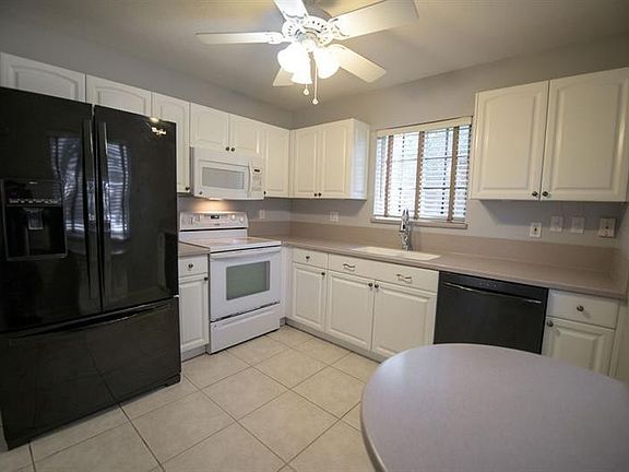 3rd image of 4789 SW 13th Place