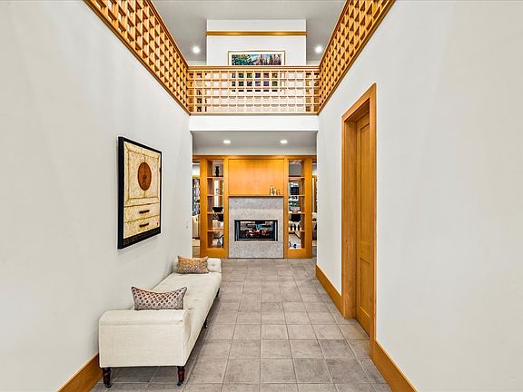 3rd image of 4 Indian Hill Rd