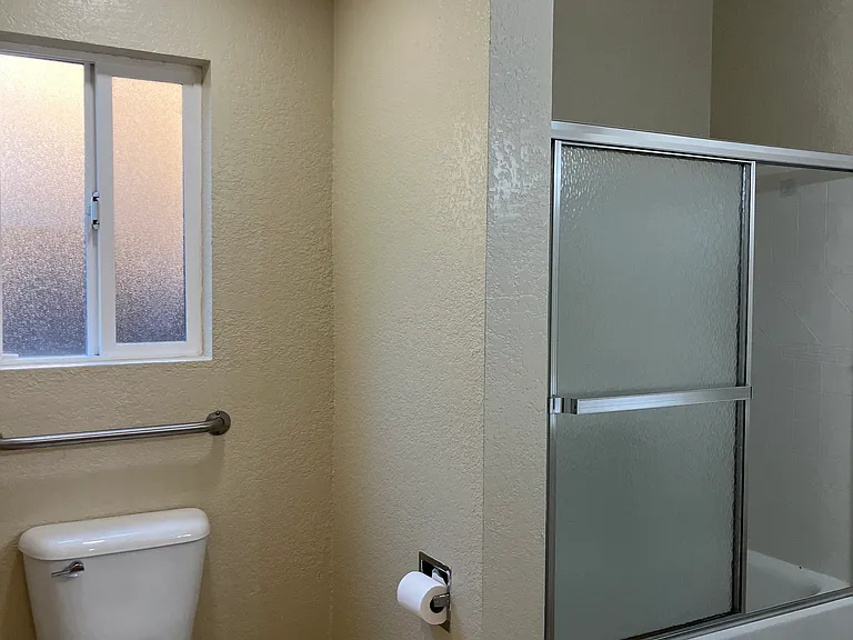 1240 Elmer St #A — Photo 12