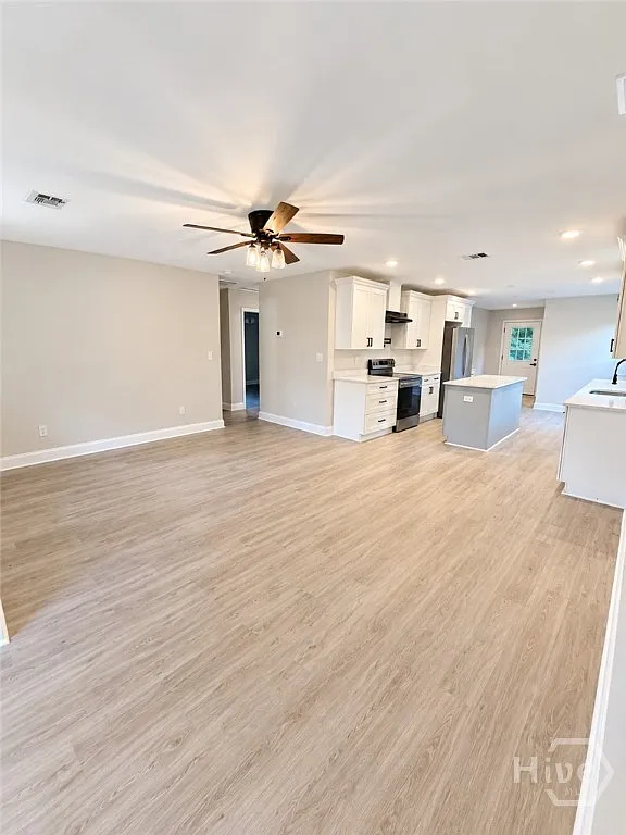 3 bed, 2.0 bath, 1320 sqft, $2,100 — Photo 4