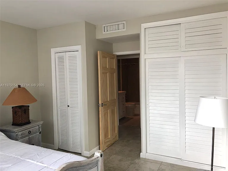 1408 Brickell Bay Dr #404 — Photo 22