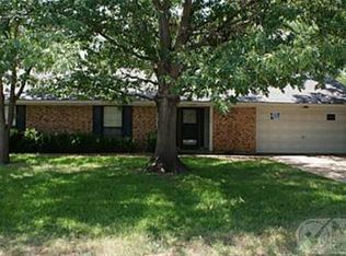 724 Alsue St, Fort Worth, TX 76140