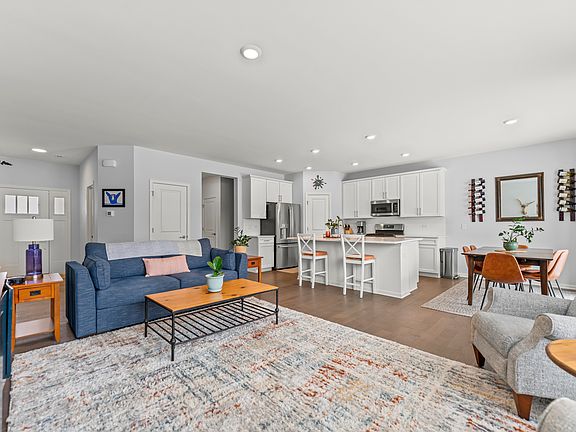 2nd image of 1241 Draper Rd