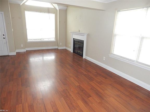 3rd image of 476 Charter Oak Dr