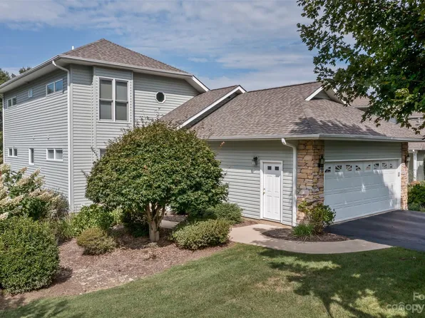 20 Cove Park Ln, Hendersonville, NC 28739