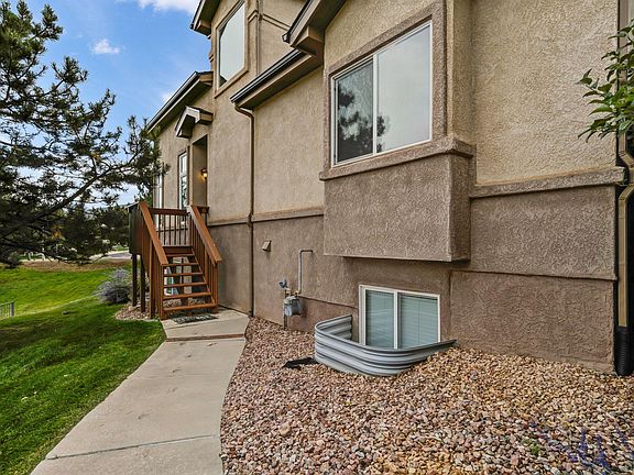 Super Private & Gorgeous Views!!