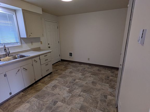 4th image of 602 SE 14th Ave #1