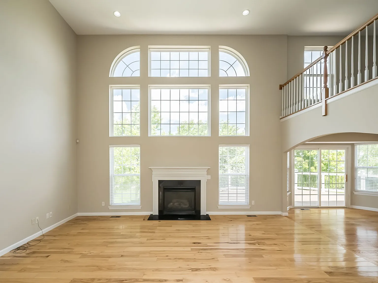 4 bed, 3.5 bath, 3042 sqft, $3,200 — Photo 3