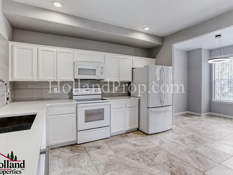 123 NE 75th Ave — Photo 9
