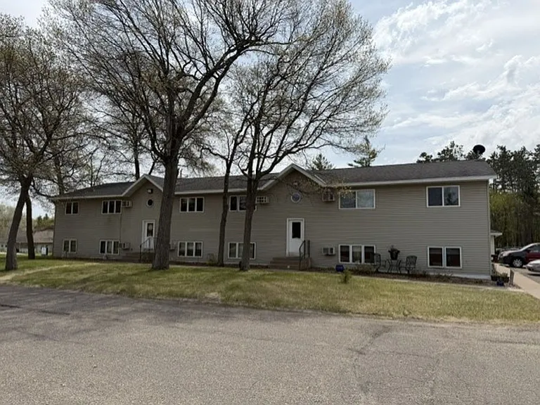 2414 Greenwood St — Photo 1
