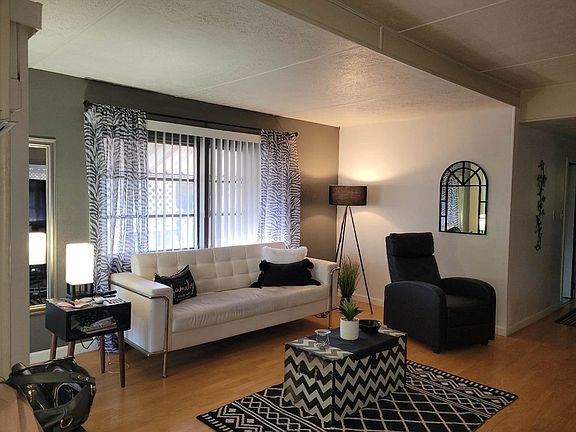 4th image of 5935 Auburn Blvd