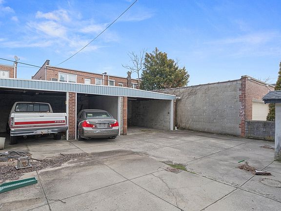 3rd image of 1321 E 51st St