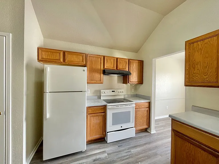 3402 Caprock Cir — Photo 8