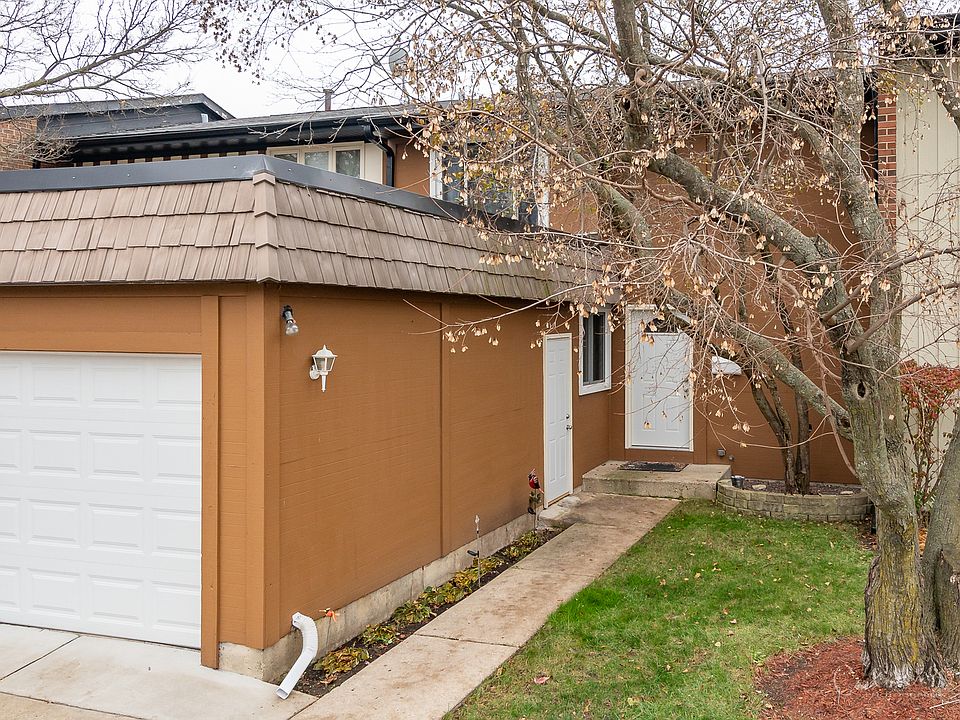 1st image of 11 Pioneer Park Pl