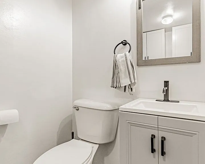 10410 W Jewell Ave #B — Photo 12