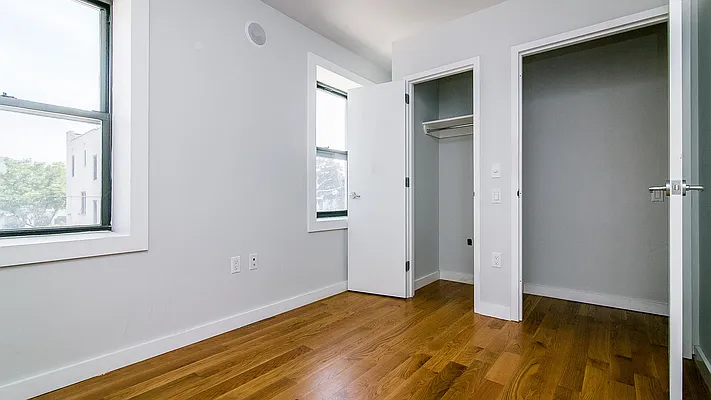 Rented by Nooklyn NYC LLC | media 19