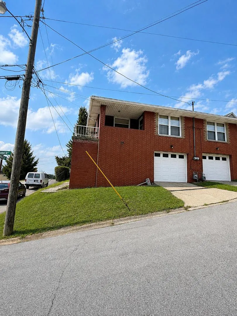 100 summer dr — Photo 1