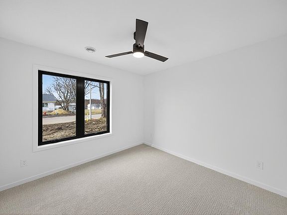 5th image of 1420 Sunrise Ave SE