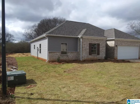 125 Keswick Dr, Eastaboga, AL 36260