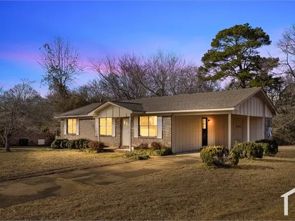 704 3rd St, Pleasant Grove, AL 35127