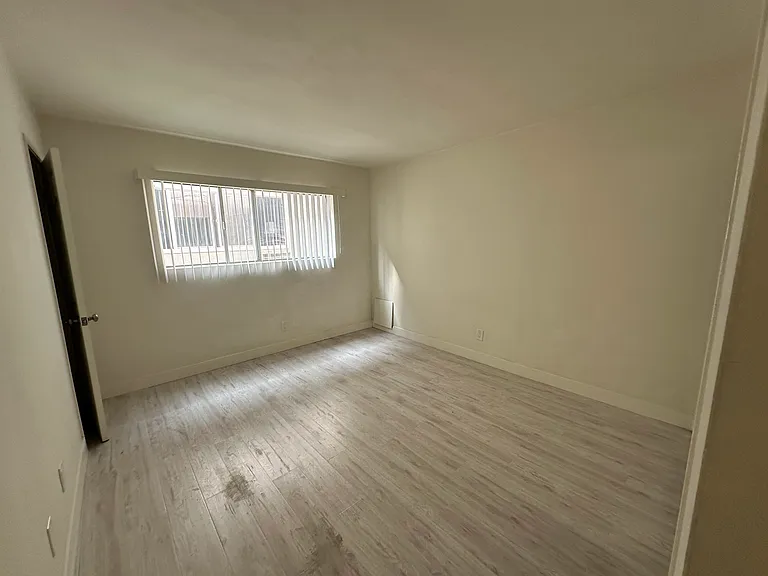 1710 Purdue Ave #102 — Photo 19