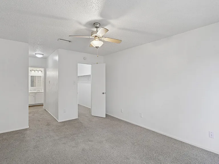 600 Baylor — Photo 16