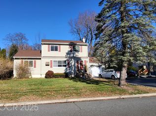 91 Fairhaven Dr, Midland Park, NJ 07432