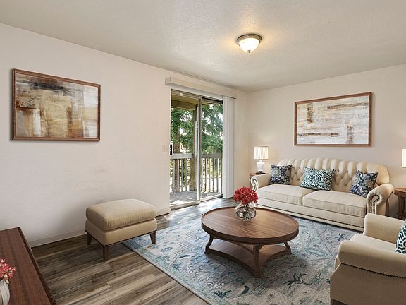 3rd image of 2709 Lincoln Way #F20