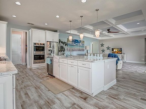 5th image of 15710 Whitebark Dr