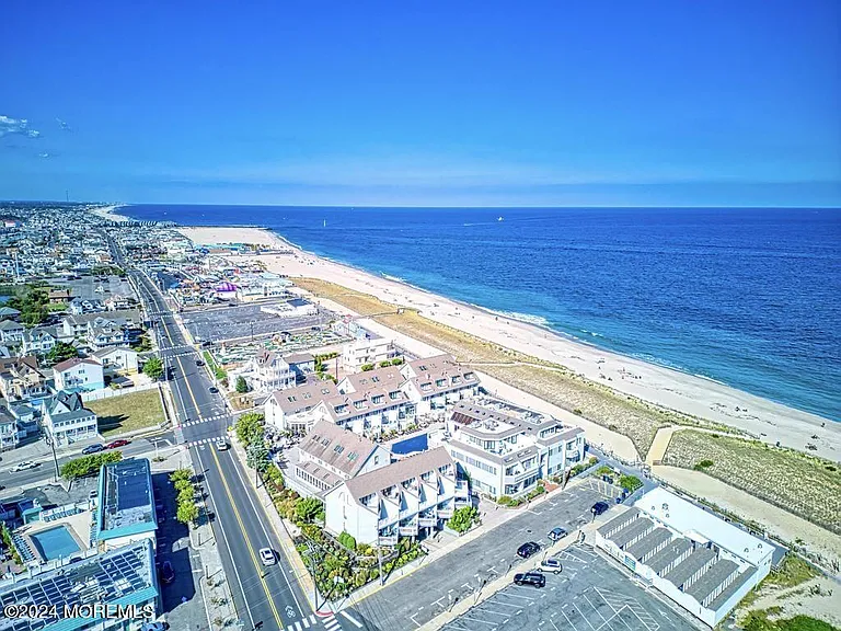 900 Ocean Ave #29 — Photo 47