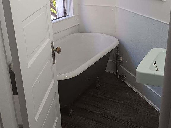 4th image of 213 Cedar St #2