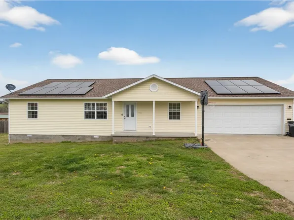 1312 Hank Blvd, Berryville, AR 72616