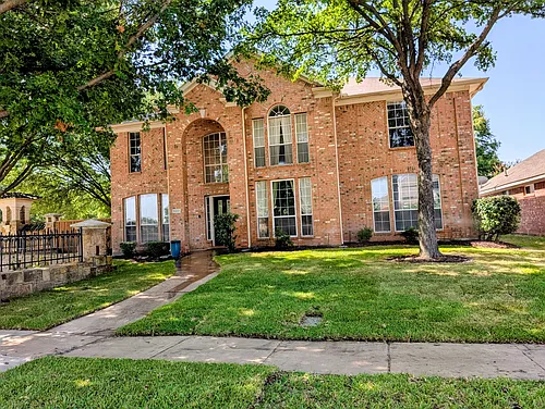 5001 Highlands Dr Photo 1
