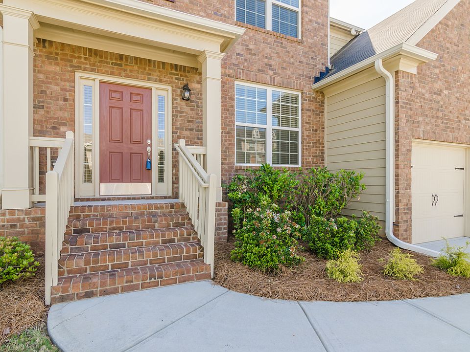 1st image of 121 Bevington Ln