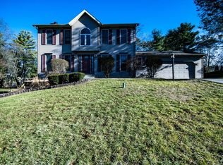 60444 Crown Ridge Dr, South Bend, IN 46614