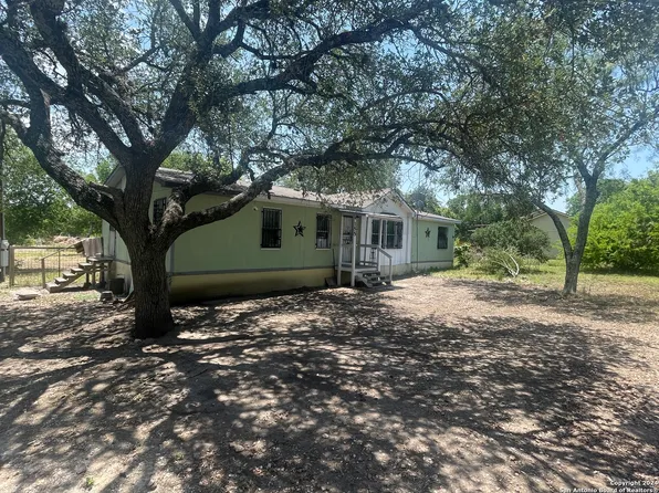 155 COUNTY ROAD 4635, Hondo, TX 78861