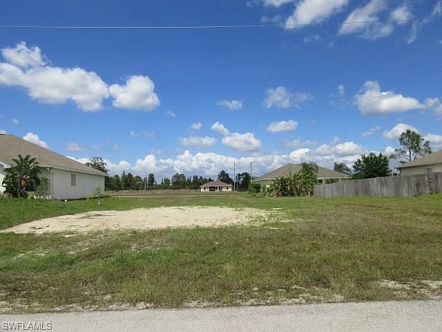1st image of 809 NE 44th St