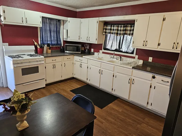 920 Roosevelt St, Borger, TX 79007