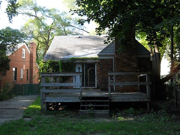 4th image of 25401 Pembroke Ave