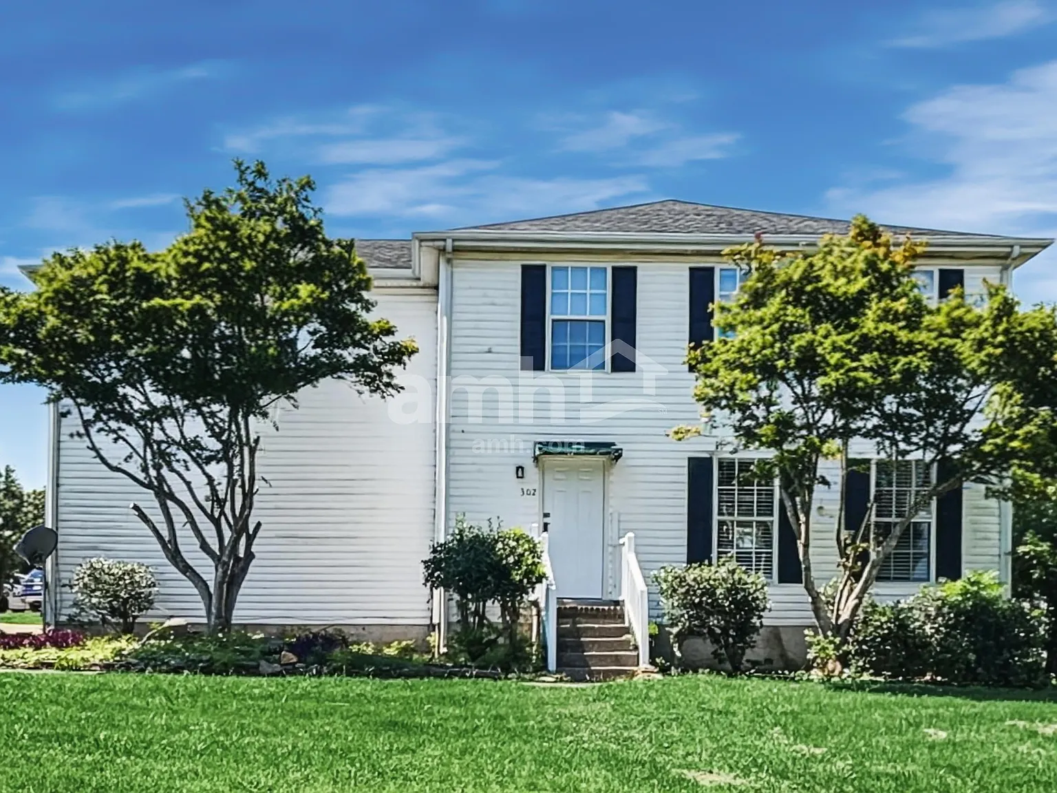 4 bed, 2.5 bath, 1892 sqft, $2,240 — Photo 1