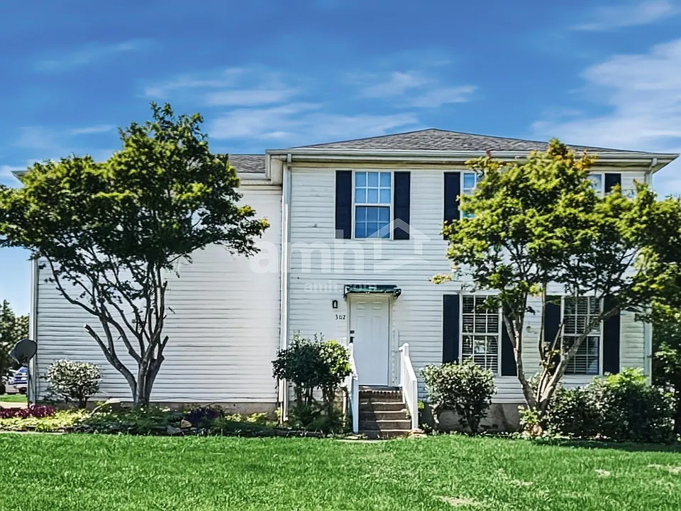 302 Holland Ridge Dr