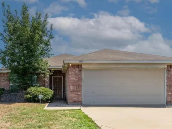 1305 Rosedale Springs Ln, Fort Worth, TX 76134