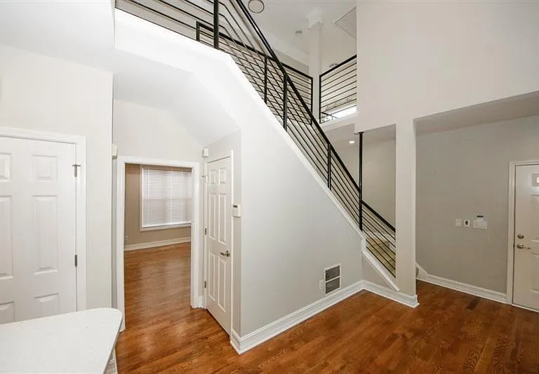 1354 Brookhaven Village Cir NE — Photo 10