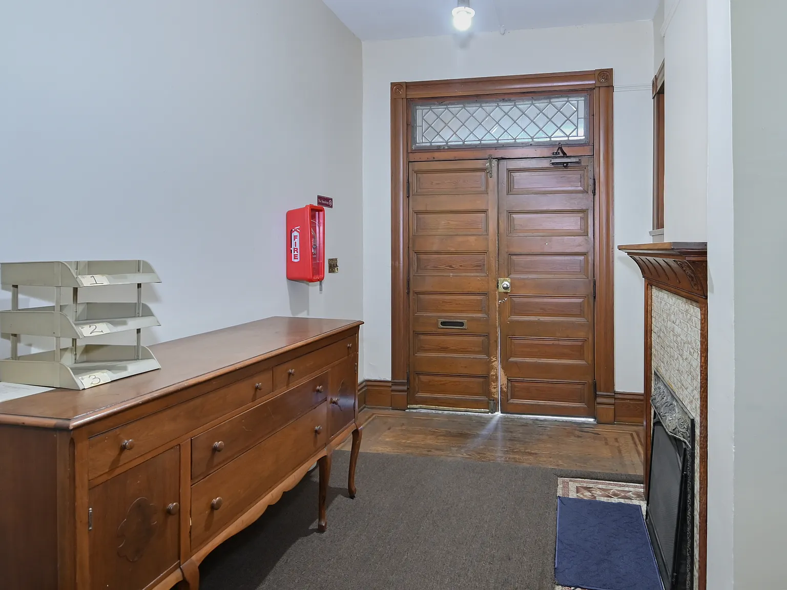 4 bed, 1327 sqft, $1,399 — Photo 3