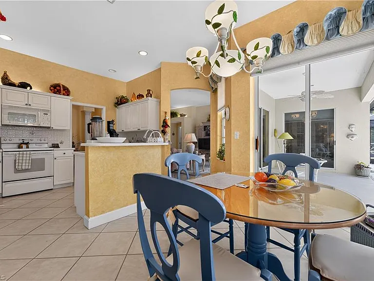 2317 Island Cove Cir — Photo 15