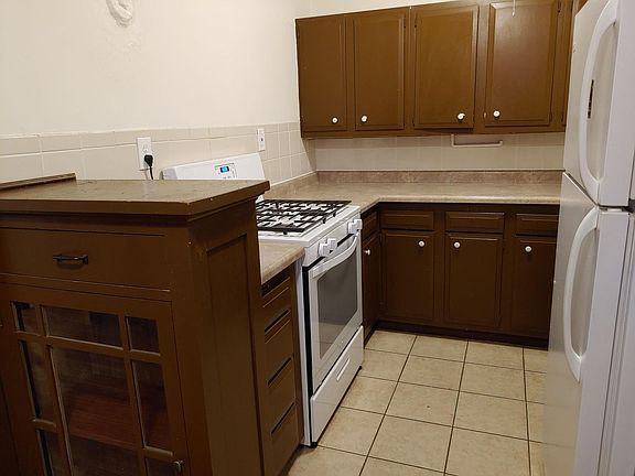 3rd image of 1785 Bryant Ave S APT A