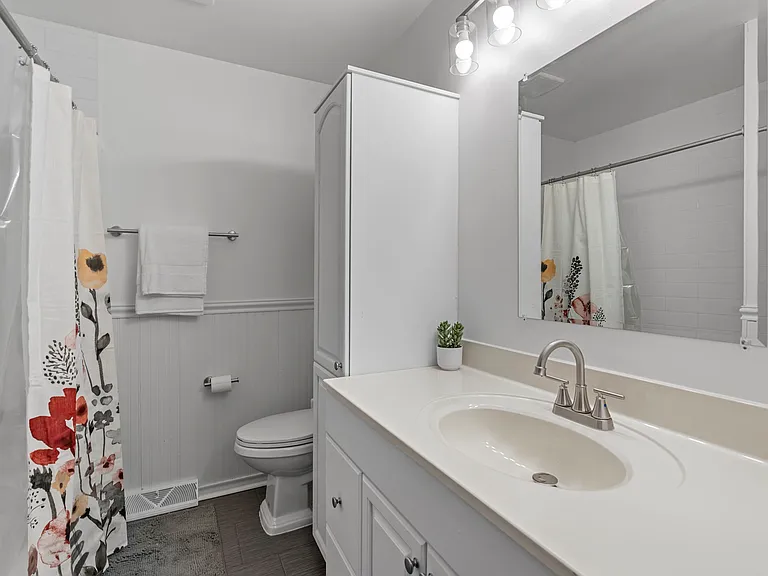 2751 Tiara Dr — Photo 21