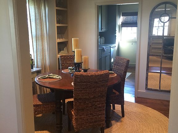 Dining Room leading to Kitchen
